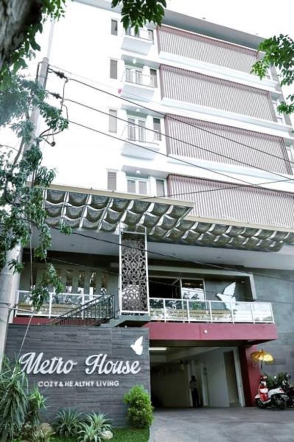 Hôtel Metro House à Sorabaya Extérieur photo